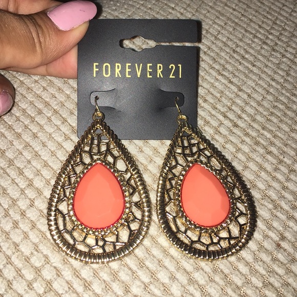 Earrings - Picture 2 of 3